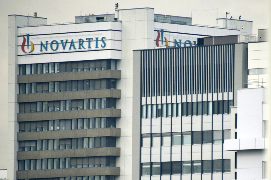 JUSO Basel-Stadt protestiert an der Novartis-GV
