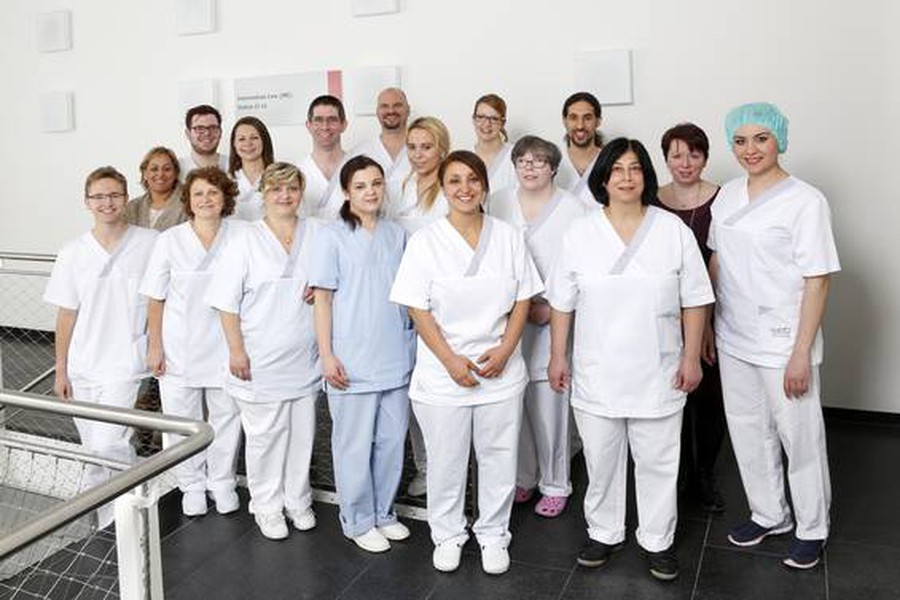 JUSO Basel-Stadt fordert den Regierungsrat auf, die Arbeitsbedingungen des Pflegepersonals endlich zu verbessern!