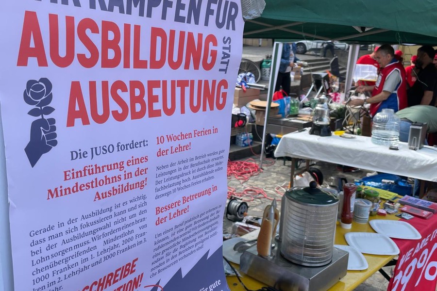 1. Mai-Umzug und HotDog-Stand